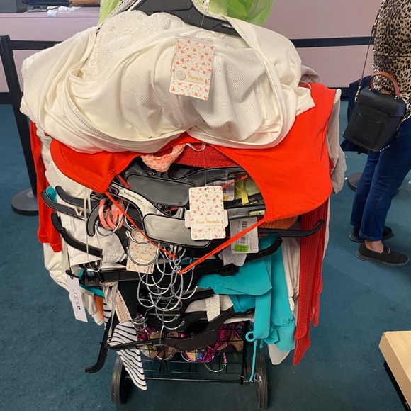 Meet your Posher, Vera - Picture 2 of 2